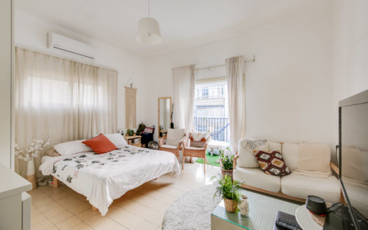 בזל פינת אשתורי הפרחי, ת״א – נמכר!