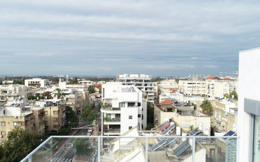 אוורבוך 9 רמת השרון – נמכר!