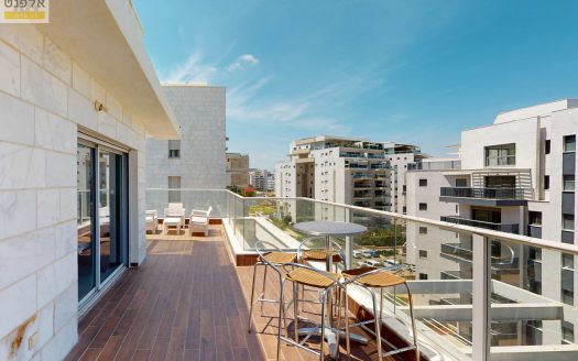 חנה רובינא, הרצליה – נמכר!