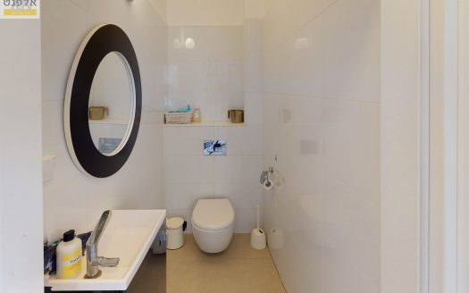 חנה רובינא, הרצליה – נמכר!