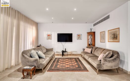 דירת יוקרה נדירה במגדל רמז!