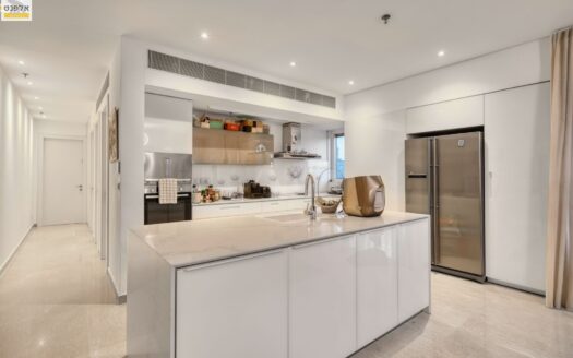 דירת יוקרה נדירה במגדל רמז!